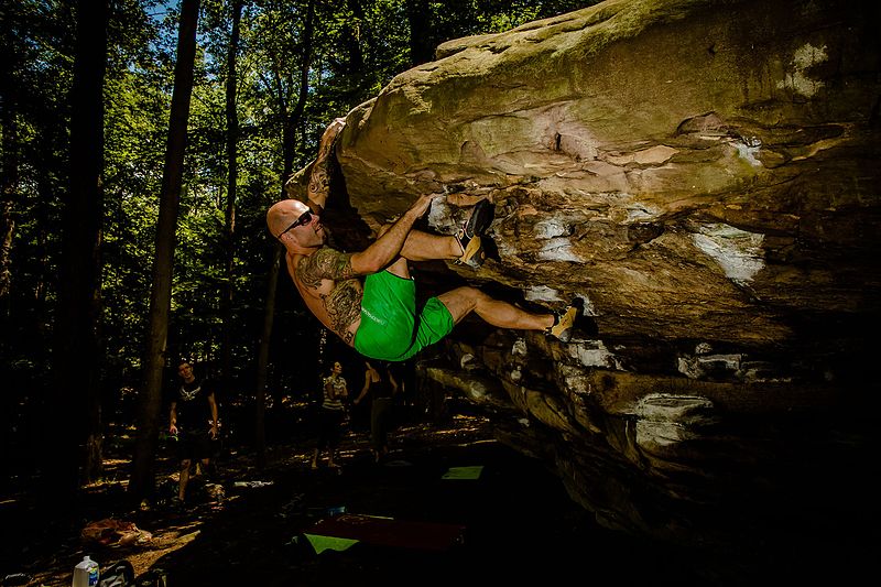 Basic gear for bouldering newbies